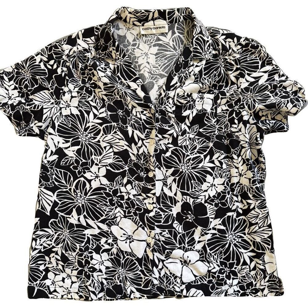 Cathy Daniel’s M black white button up floral vintage short sleeve Hawaiian cott - Picture 2 of 4